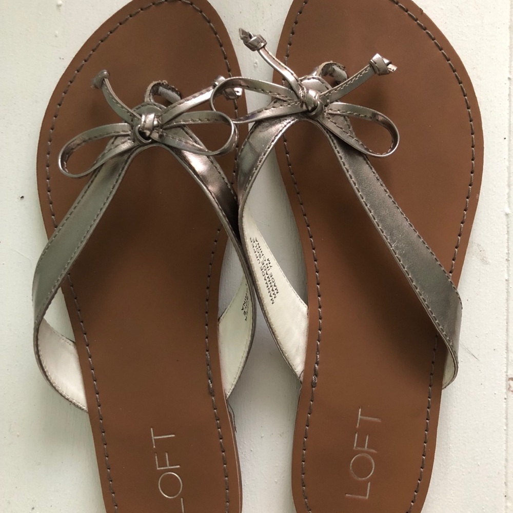 Good as new LOFT flip flops